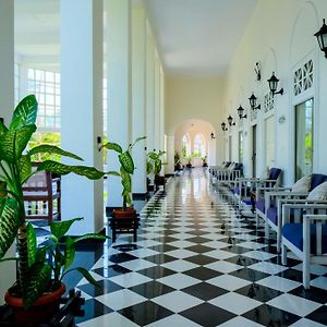 Chanakya Bnr Hotel